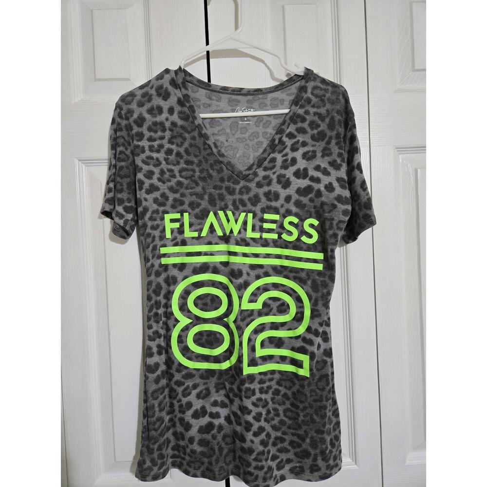 City streets small women's gray leopard print v neck graphic tee